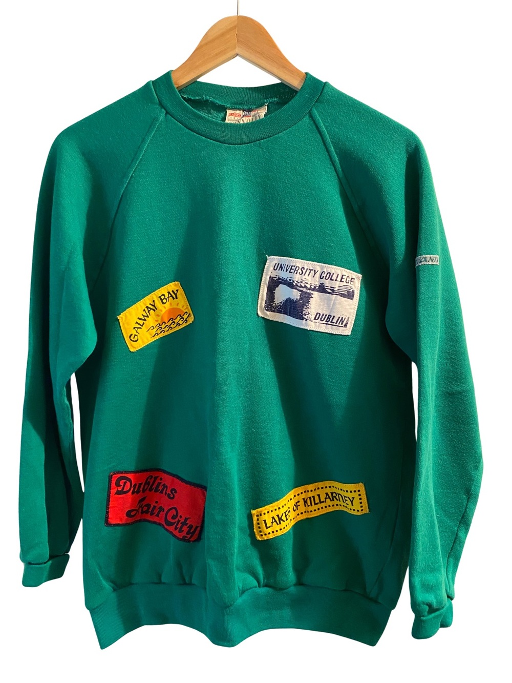 Vintage 80s Ireland Green Patchwork Crewneck Sweatshirt with Travel Patches